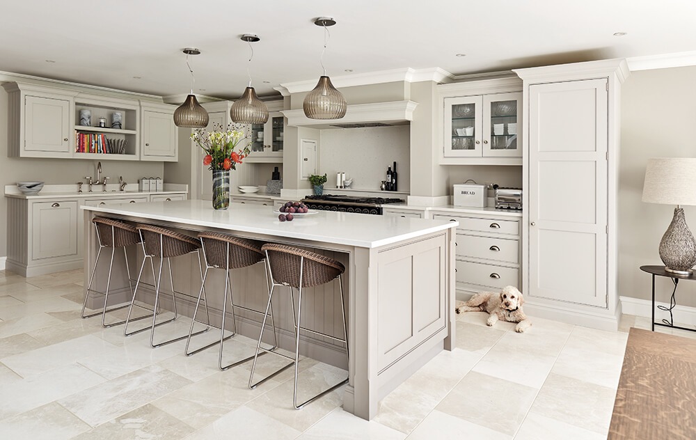 Open plan grey kitchen. 