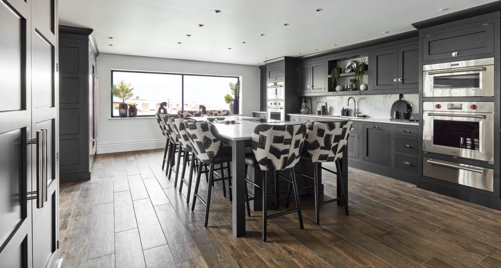 Black Modern Kitchen