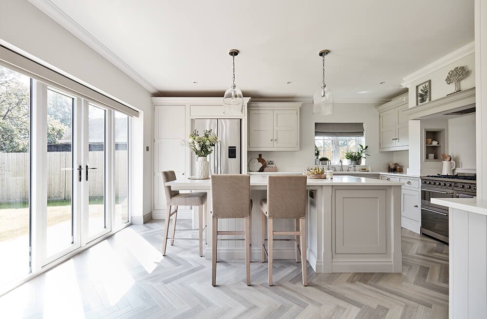 Classic country-style kitchen design. 