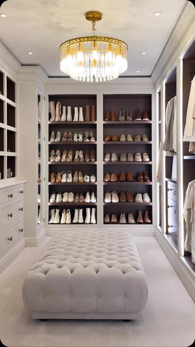 Every inch of this dressing room in our Wigmore Street showroom is tailored for elegance and ease. From floor-to-ceiling cabinetry and bespoke drawers to a dedicated shoe showcase and integrated lighting, this space redefines everyday routines.

The rich Tudor Oak wood finish, paired with our Anise paint colour and Compac Calacatta Gold surfaces, delivers a calm, sophisticated feel.

Want to see more of the details? Head to the blog via the link in bio.

-

#tomhowley #dressingroom #bespokestorage #luxuryinteriors #dressingroominspo #walkinwardrobe #wardrobe #homereno