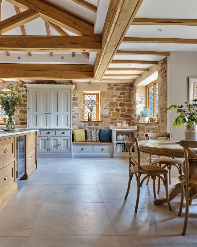This cosy corner was made for slow starts and peaceful pauses. The perfect spot to sip a favourite drink, flip through a cookbook, and enjoy a little stillness in the heart of the home.

Take a tour of this exquisite project via the link in our bio.

-

#tomhowley  #kitchendesign #countryhomes #countrykitchen #kitchennook #readingnook #kitcheninspiration #homerenovation #madeforliving #craftsmanship