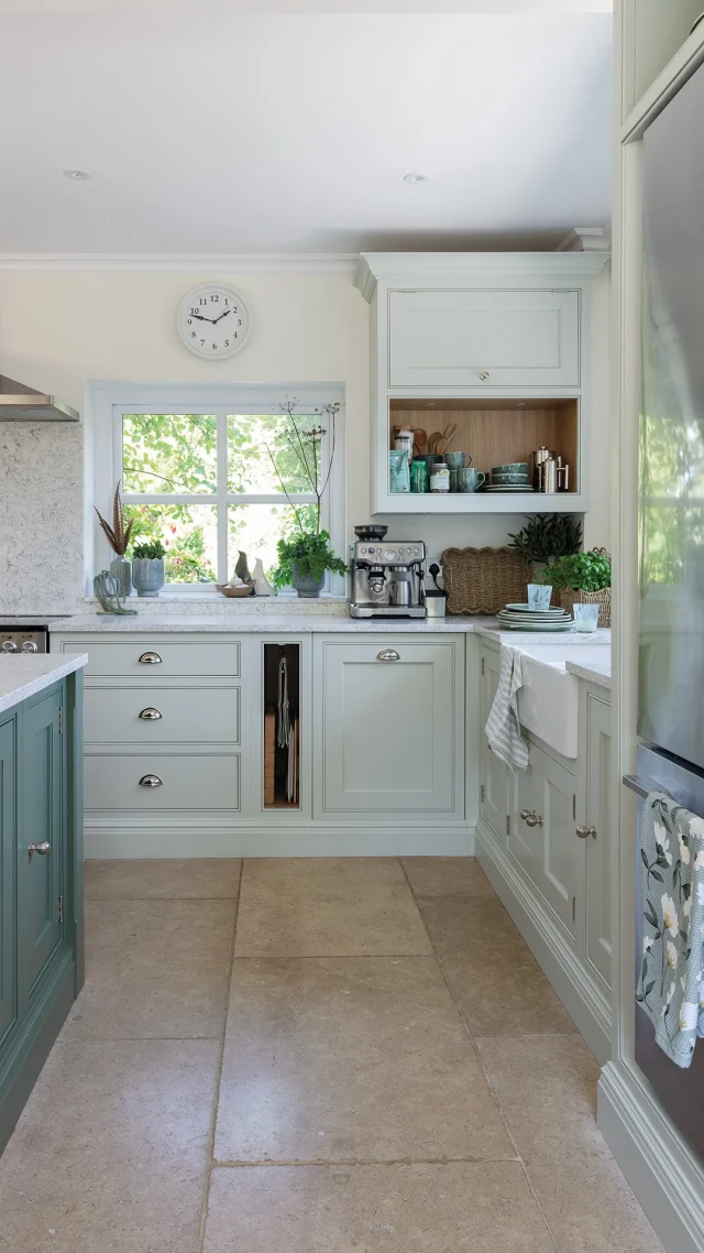 Before Lara walked into our Bristol showroom, she wasn’t sure how her dream kitchen could ever become a reality. But as she explored the space and met designer Lucy, something shifted.

From that first conversation, ideas became plans. Uncertainty turned into confidence. Together, they began crafting a kitchen designed around Lara’s life, with every detail, every proportion, and every finish carefully considered.

View the full video on our blog - link in bio.

Project: @gibbsandvetrenovate

-

#tomhowley #kitchendesign #realhomes #familyhome #countryhomes #cottagekitchen #homesandgardens #heartofthehome