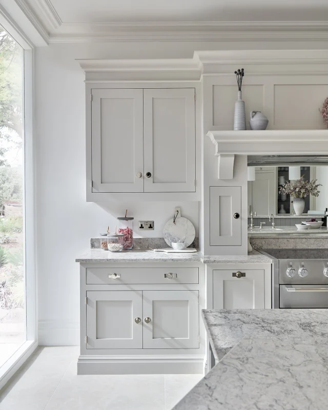 Spring has arrived, and with it comes that beautiful shift in light we’ve been waiting for.

It’s the season for slow mornings, fresh ingredients, and opening the windows to let the day in.

-

#tomhowley #kitcheninspo #springinteriors #naturallight #interiordesignideas
