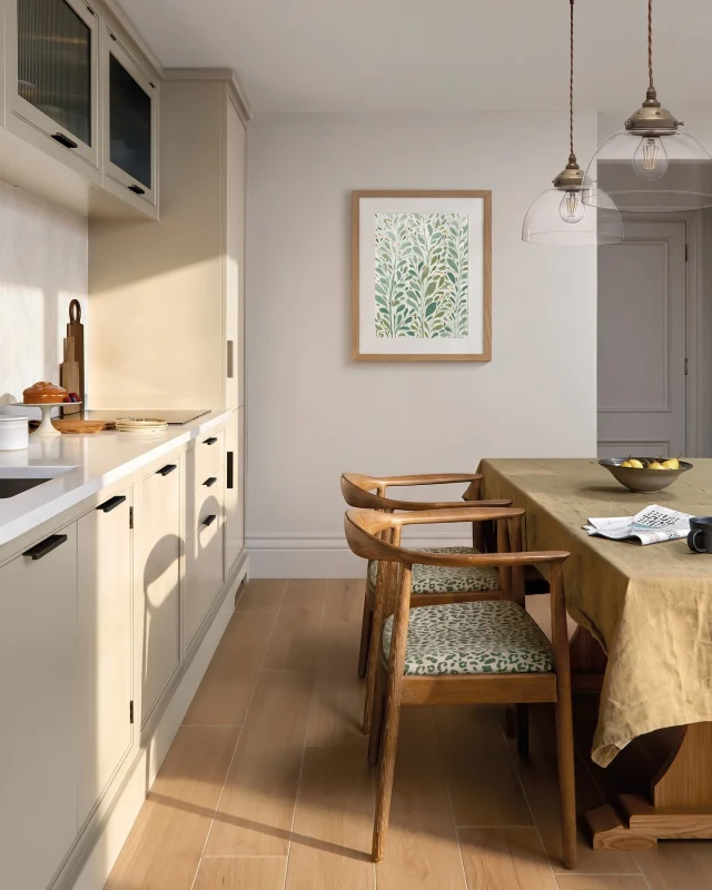 This Malone kitchen concept is painted in our grounding, earthy shade, Burnet. By layering organic styling with warm wood tones and natural textures, the space feels instantly inviting and timeless.

“Malone has a quiet confidence,” explains Creative Design Director, Tom Howley. “It’s minimalist and architectural, but never cold. It brings warmth through tone, texture, and proportion. It feels fresh yet familiar, equally at home in a Georgian townhouse or a modern city apartment.”

Tap the link in our bio to explore the Malone collection.

Kitchen collection: Malone
Colour: Burnet 

#tomhowley #naturalinteriors #kitchendetails #interiorstyling #kitchendesign