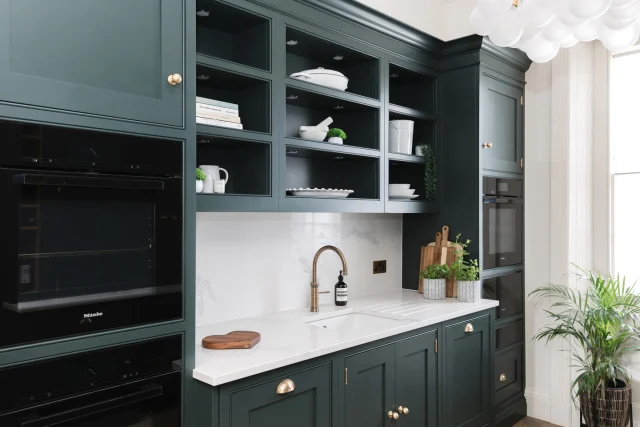 Do you have a small or galley-style kitchen?

Solid banks of cabinetry in a narrow space can quickly turn oppressive. The fix: glazed cupboards, open dressers, and display units. They protect your glassware, reflect light, and break up the wall, without sacrificing a centimetre of storage.

Request our free brochure for more ideas on making every inch work harder. Link in bio.

Project: @simplyfoodbymandy
Photography: @molliemanningcreative

#tomhowley #galleykitchen #smallkitchendesign #glazedcabinets #openshelving