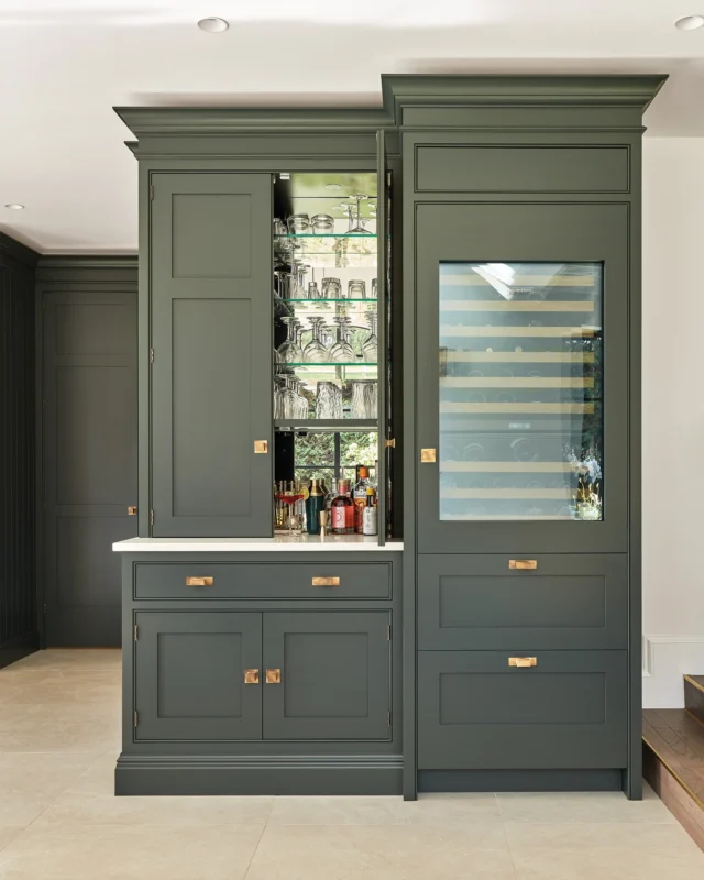 The best summer gatherings happen when the kitchen does some of the hard work for you.

With a dedicated beverage station, chilled drinks always within reach and space to serve, there's less time spent hosting and more time spent enjoying time with your guests.

Book a complimentary design consultation to start planning yours. Link in bio.

#tomhowley #beveragestation #summerentertaining #subzero #homebar