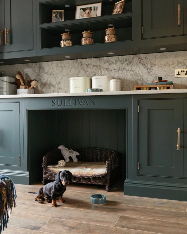 It’s the considered details that bring a kitchen to life.

Our bespoke engraving service adds a personal touch to your Tom Howley kitchen, with discreet details that feel entirely at home in the design. Think beautifully engraved drawers for coffee essentials, or a subtle nod to the little ones – including the four-legged members of the family.