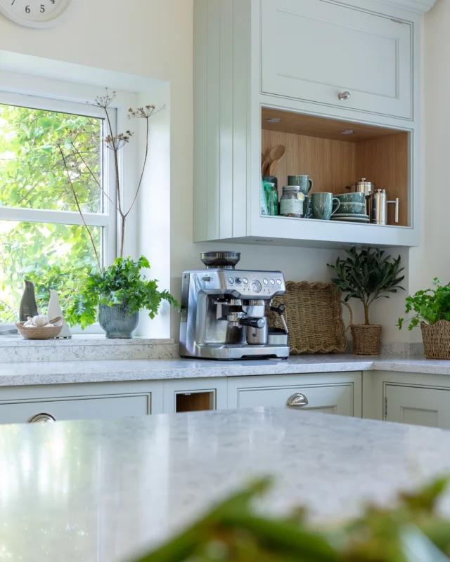 Clean lines, soft, understated colours and a kitchen that feels completely at home in its surroundings.

Designed to complement the wider home, every detail works together to create a space that feels calm, considered and easy to live in.

Thinking about your own kitchen? Book a complimentary design consultation via the link in our bio.

Project: @gibbsandvetrenovate