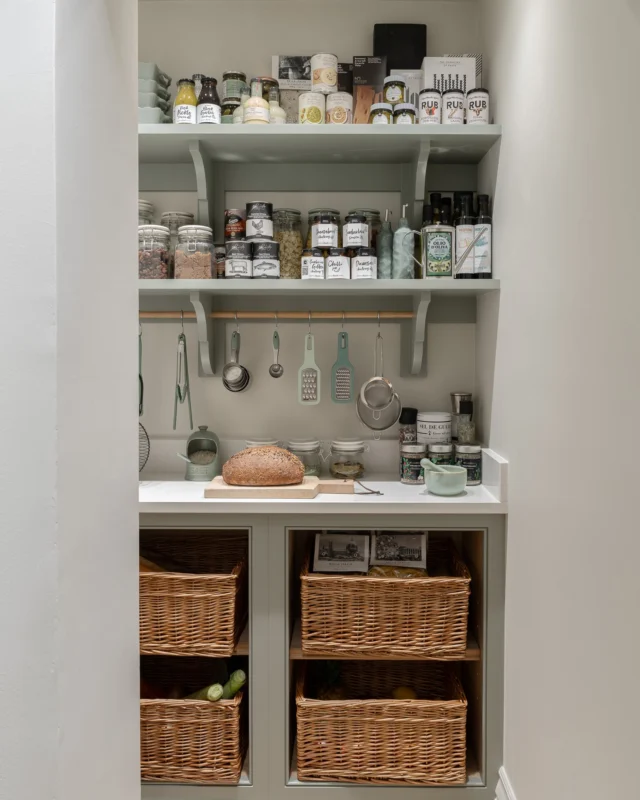 A little Monday morning motivation, courtesy of a well-organised pantry.

There’s something oddly satisfying about being able to see exactly what you have: pasta lined up, tins together, jars within easy reach and the things you use every day at the front.

It makes deciding what’s for dinner that bit easier, too. Less rummaging, less buying things you already have, and more time enjoying the cooking.

A good walk-in pantry doesn’t need to be enormous. It just needs to work for you.

Consider this your sign to give yours a five-minute reset before the week gets going.

#tomhowley #kitchenorganisation #pantryorganisation #kitchendesign #organisedhome