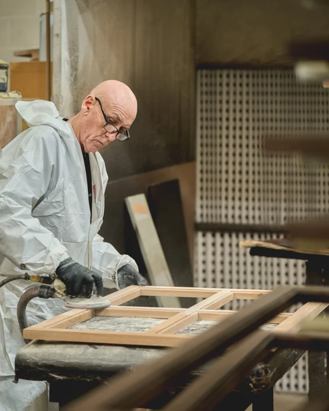 Every Tom Howley kitchen passes through the same workshop and, in many cases, the same long-standing team members, some of whom have been with the business since its early years. Consistency of process is one of the reasons the finished product is consistent too.

Take a closer look at what goes on behind the scenes, via the link in our bio.

#tomhowley #britishmade #madeinthepeakdistrict #kitchendesign #craftsmanship